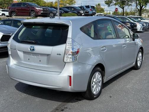 2014 Toyota Prius v Three