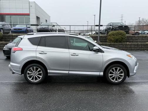 2017 Toyota RAV4 Platinum