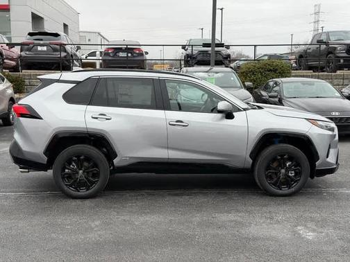 2025 Toyota RAV4 Hybrid SE
