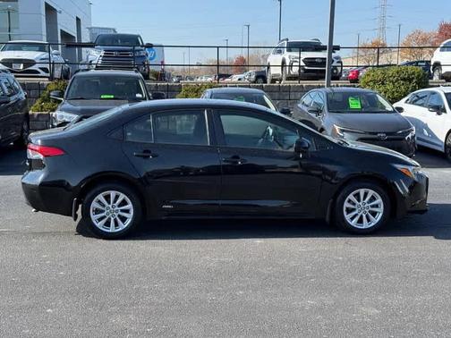 2024 Toyota Corolla Hybrid LE