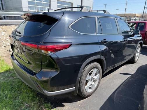 2023 Toyota Highlander LE