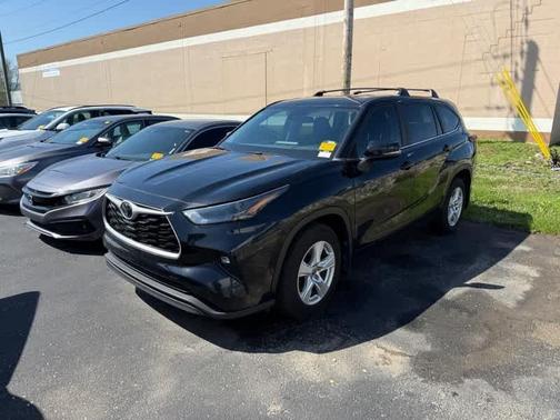 2023 Toyota Highlander LE