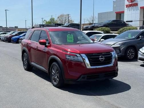 2022 Nissan Pathfinder SV