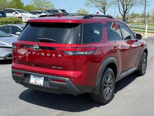 2022 Nissan Pathfinder SV