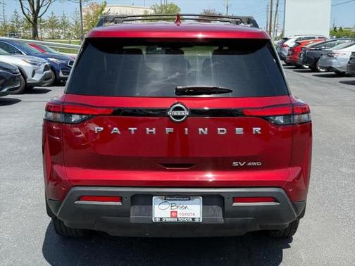 2022 Nissan Pathfinder SV