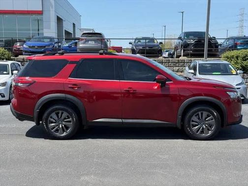 2022 Nissan Pathfinder SV