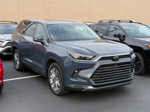 Storm Cloud 2024 Toyota Grand Highlander Platinum