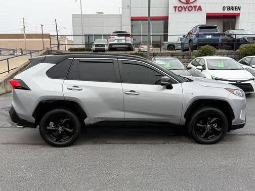 2020 Toyota RAV4 Hybrid SE