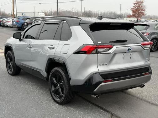 2020 Toyota RAV4 Hybrid SE