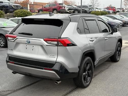 2020 Toyota RAV4 Hybrid SE