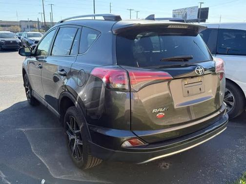 2017 Toyota RAV4 SE