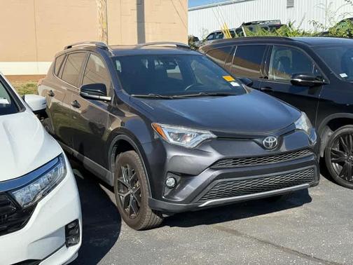2017 Toyota RAV4 SE