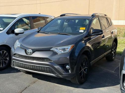 2017 Toyota RAV4 SE