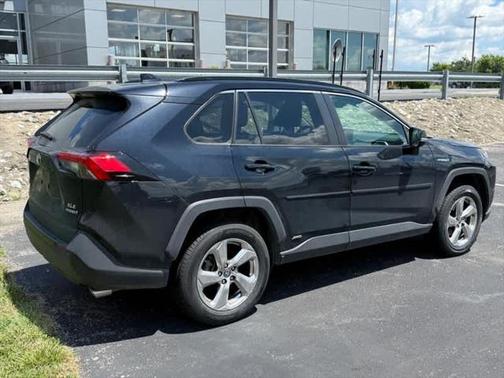 2021 Toyota RAV4 Hybrid XLE Premium