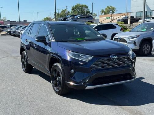 2020 Toyota RAV4 Hybrid SE