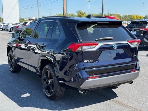 2020 Toyota RAV4 Hybrid SE