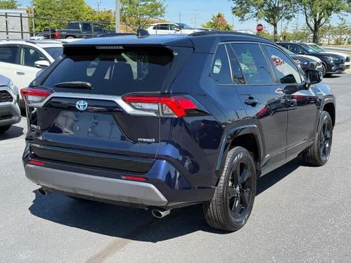 2020 Toyota RAV4 Hybrid SE