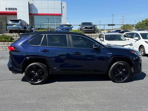 2020 Toyota RAV4 Hybrid SE