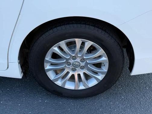 2011 Toyota Sienna XLE