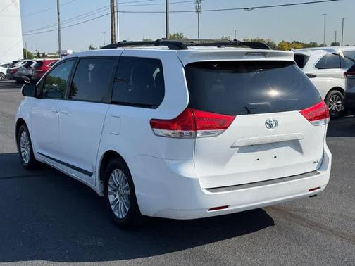 2011 Toyota Sienna XLE