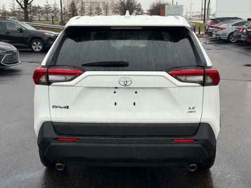 2025 Toyota RAV4 LE