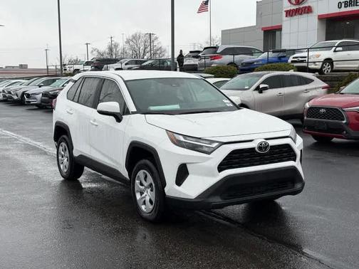 2025 Toyota RAV4 LE
