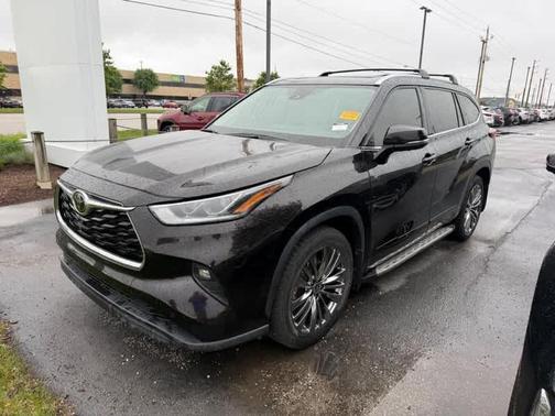 Opulent Amber 2022 Toyota Highlander Limited