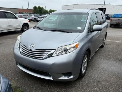2015 Toyota Sienna LE