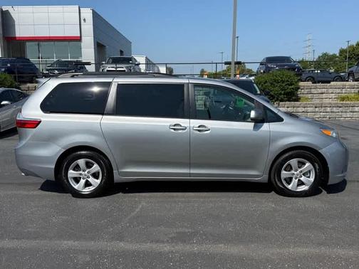 2015 Toyota Sienna LE