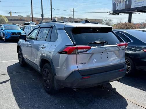 2020 Toyota RAV4 LE