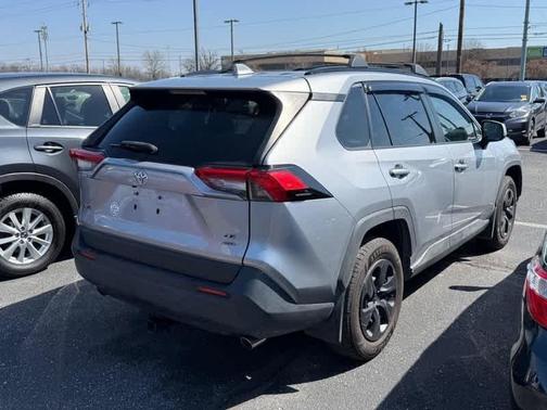 2020 Toyota RAV4 LE