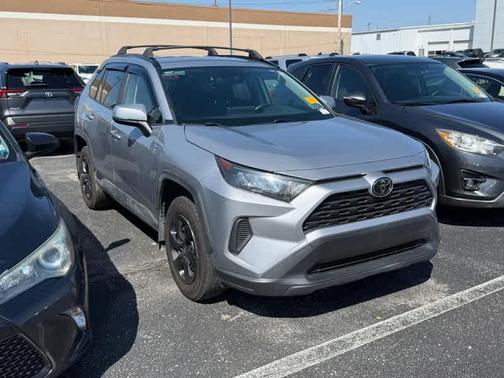 2020 Toyota RAV4 LE