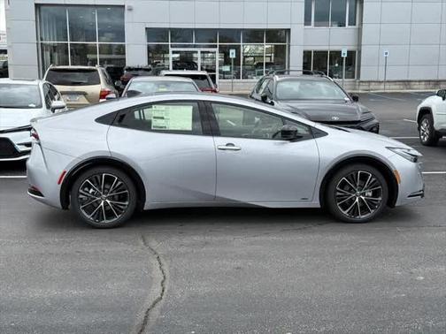 2025 Toyota Prius XLE