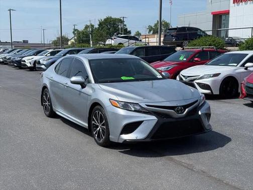 2020 Toyota Camry SE