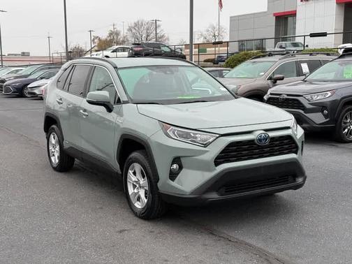 2021 Toyota RAV4 Hybrid XLE