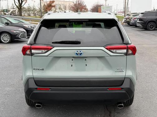 2021 Toyota RAV4 Hybrid XLE