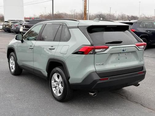 2021 Toyota RAV4 Hybrid XLE