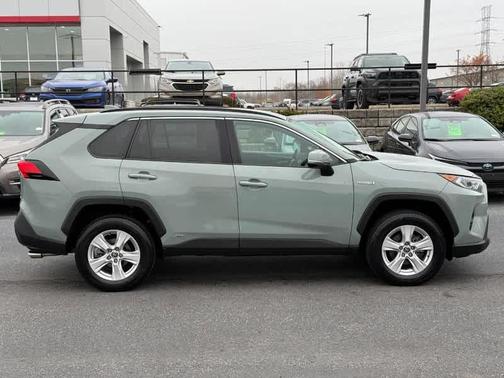 2021 Toyota RAV4 Hybrid XLE