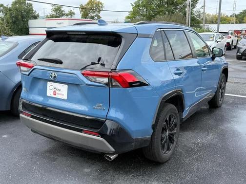 2022 Toyota RAV4 Hybrid SE
