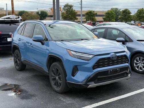2022 Toyota RAV4 Hybrid SE