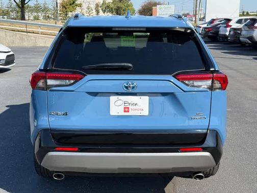 2022 Toyota RAV4 Hybrid SE
