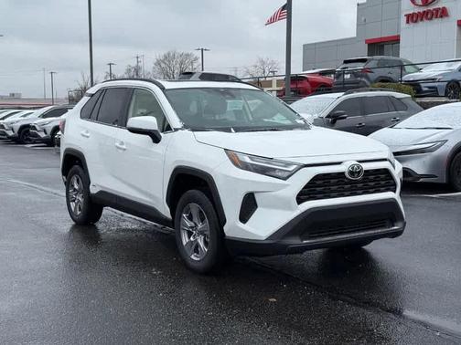 2025 Toyota RAV4 Hybrid XLE