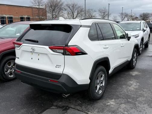 2025 Toyota RAV4 Hybrid XLE