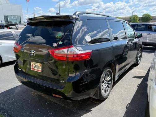 2020 Toyota Sienna XLE Premium