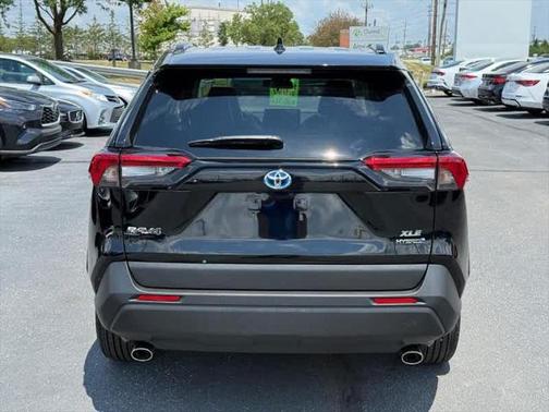 2022 Toyota RAV4 Hybrid XLE Premium