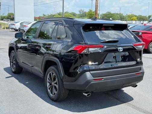 2022 Toyota RAV4 Hybrid XLE Premium