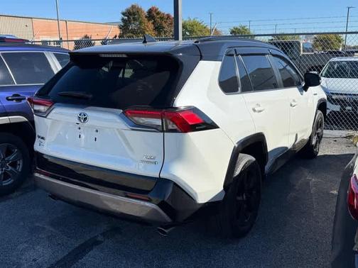 2021 Toyota RAV4 Hybrid SE
