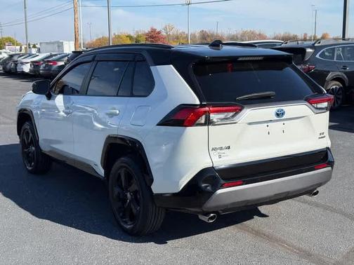 2021 Toyota RAV4 Hybrid SE
