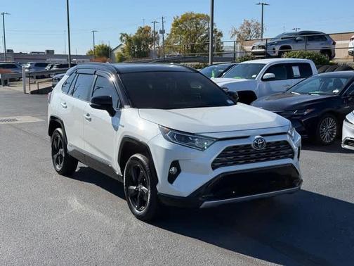 2021 Toyota RAV4 Hybrid SE