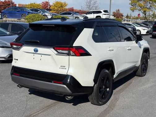 2021 Toyota RAV4 Hybrid SE